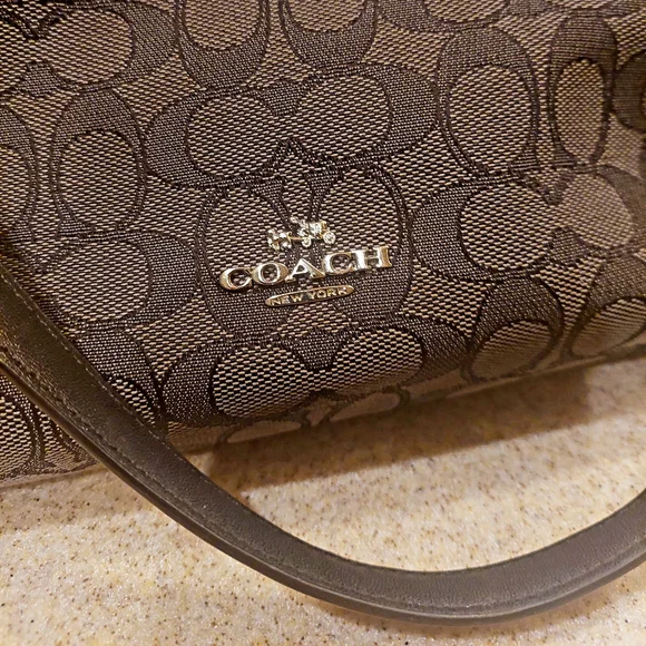 Coach Black Signature Shoulder Bag - Picture 2 of 7